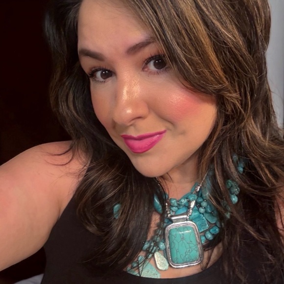 angiesluxfinds
